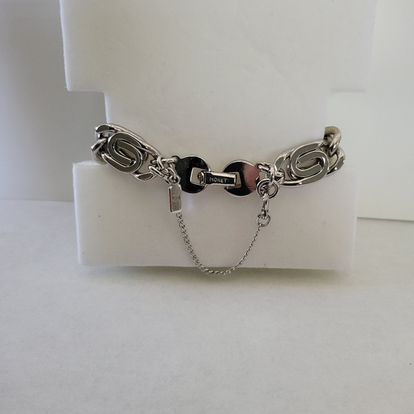 Vintage Monet Silver tone link bracelet - Picture 6 of 6
